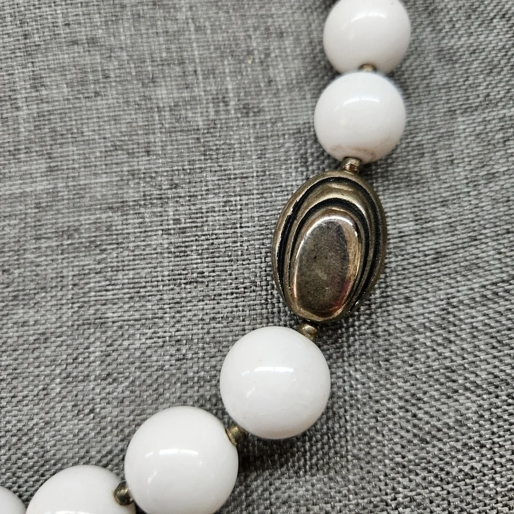 VINTAGE White Single Strand Plastic Beaded Bead Necklace Made in Korea